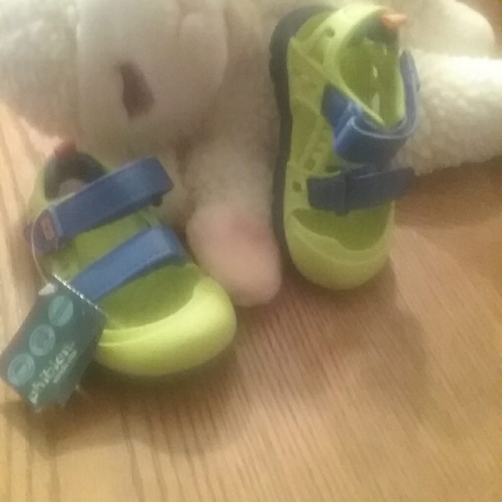 NWT Stride Rite PLAY SHOES